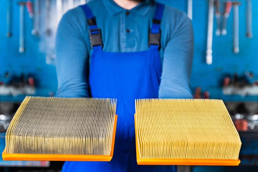 ies luchtfilter vervangen door nieuw exemplaar voor zuinigere automotor